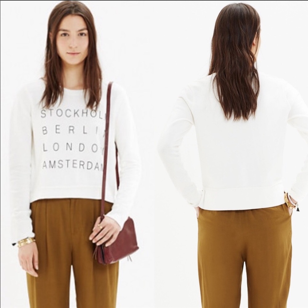 Chic minimal elegant sweatshirt!